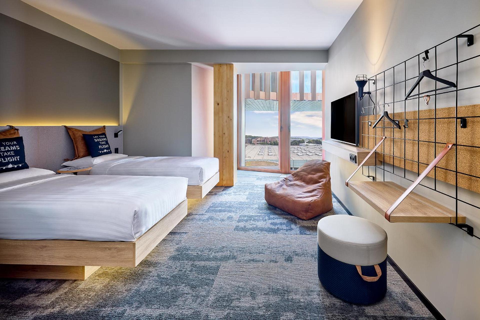 Moxy Luxembourg Airport Hotel Niederanven Exterior photo