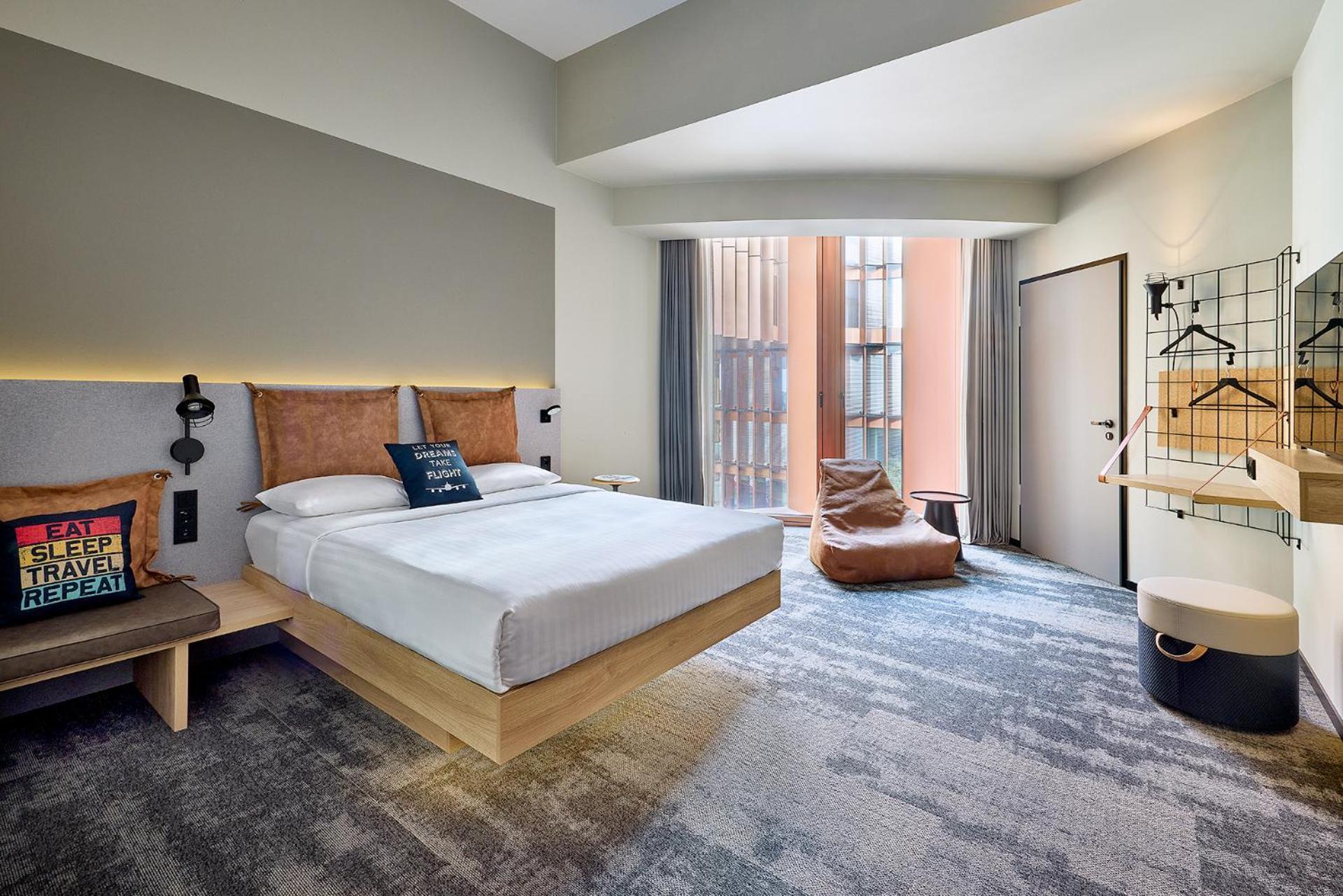 Moxy Luxembourg Airport Hotel Niederanven Exterior photo