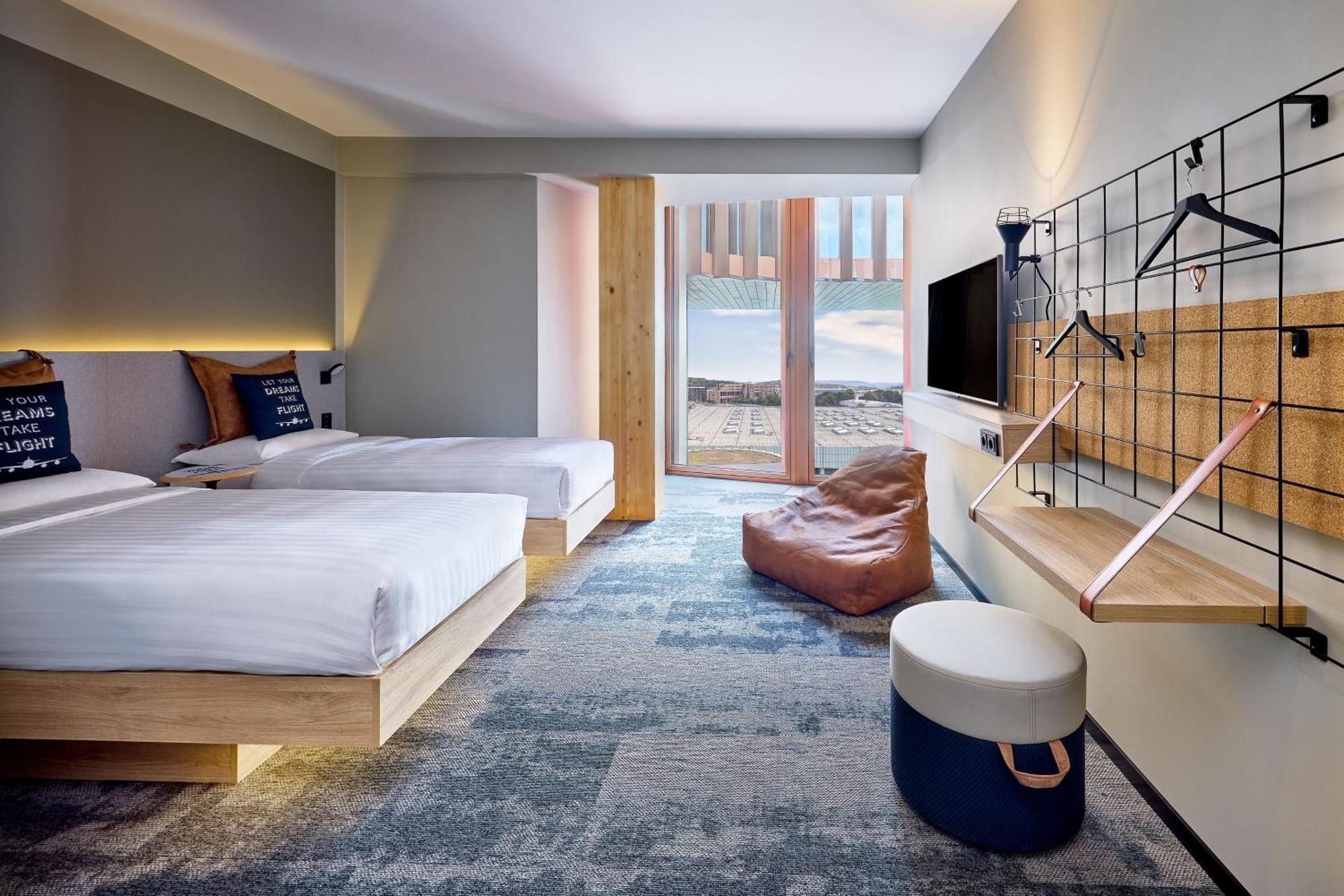Moxy Luxembourg Airport Hotel Niederanven Exterior photo