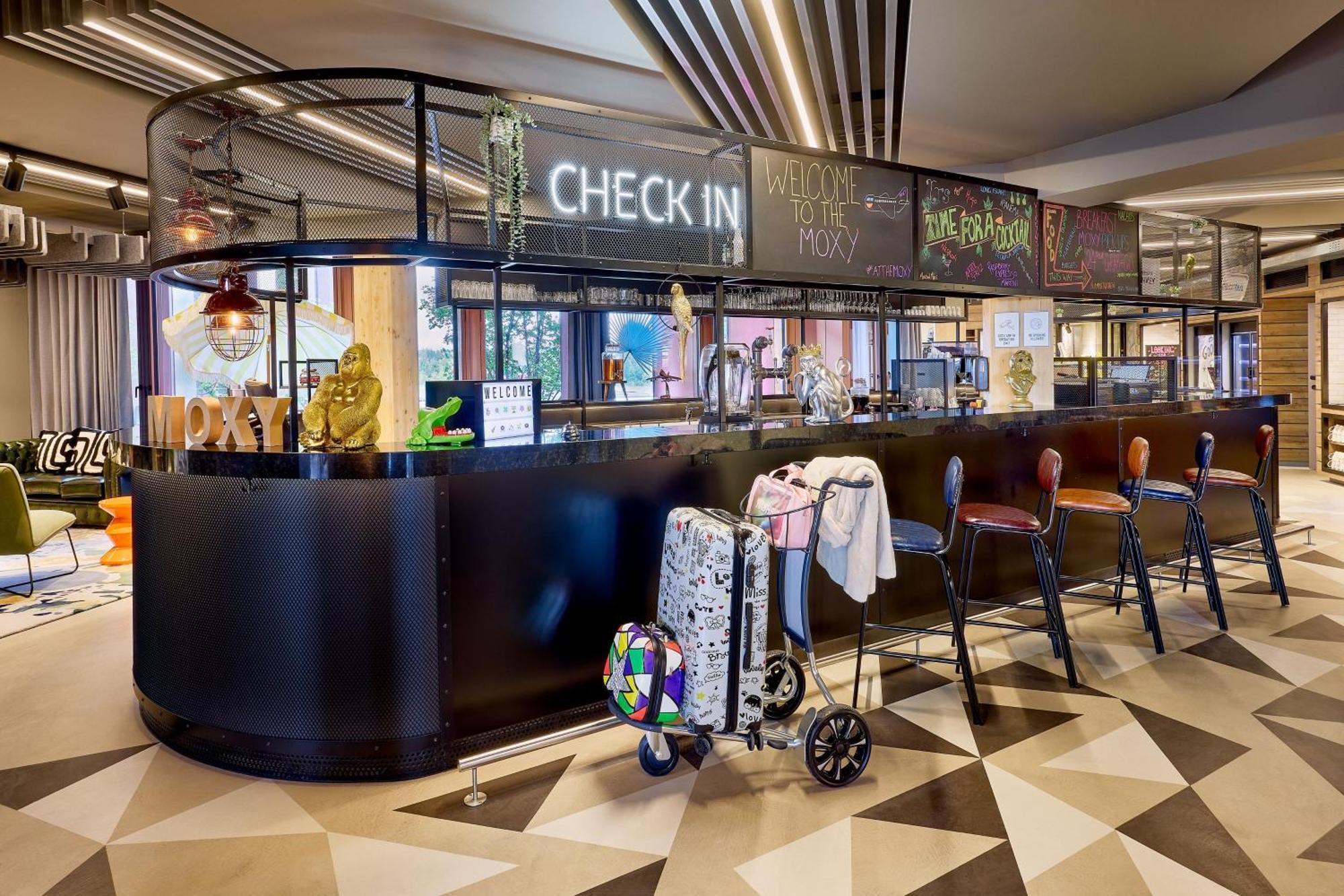 Moxy Luxembourg Airport Hotel Niederanven Exterior photo