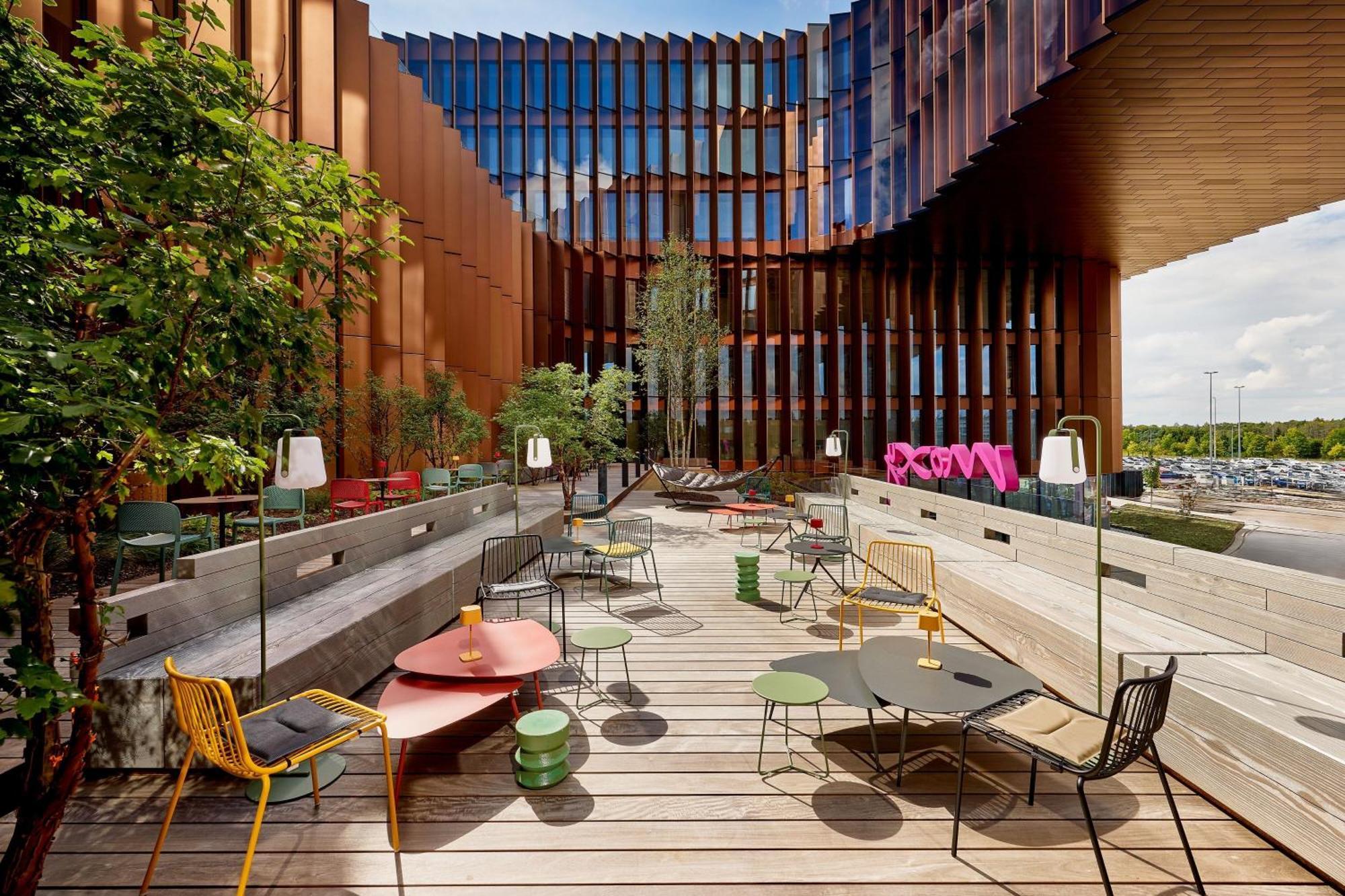 Moxy Luxembourg Airport Hotel Niederanven Exterior photo